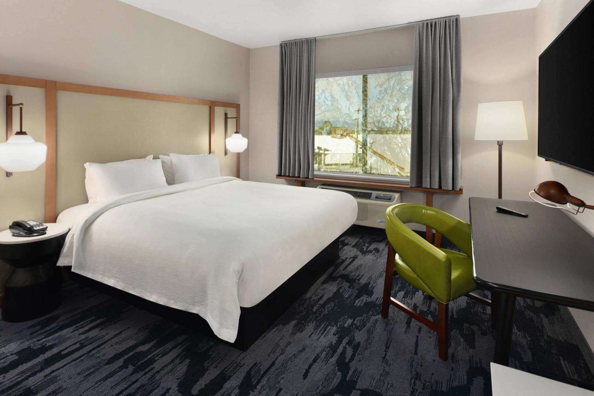 Fairfield By Marriott & Anaheim Alamitos