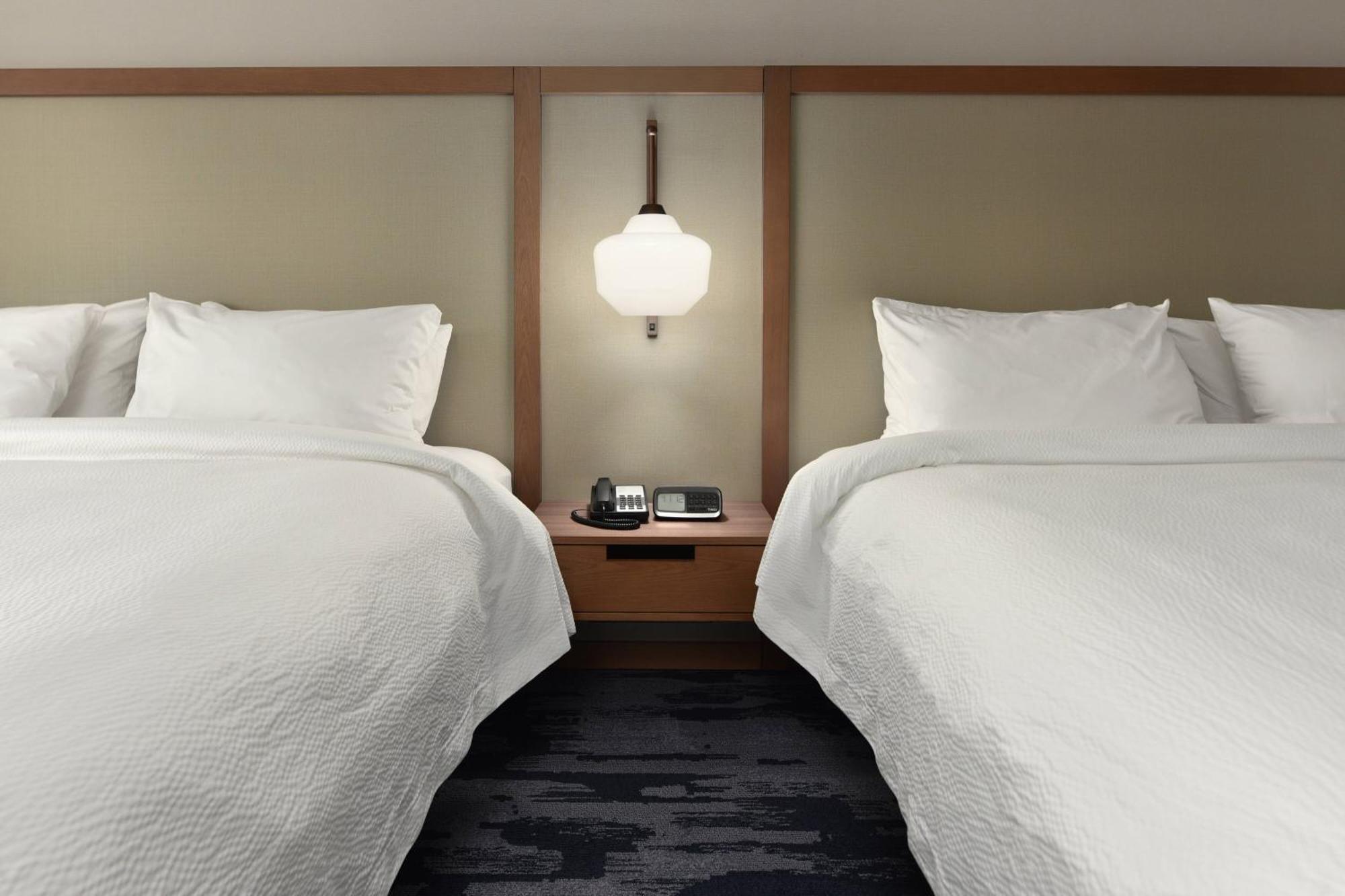 Fairfield By Marriott & Anaheim Alamitos 3*