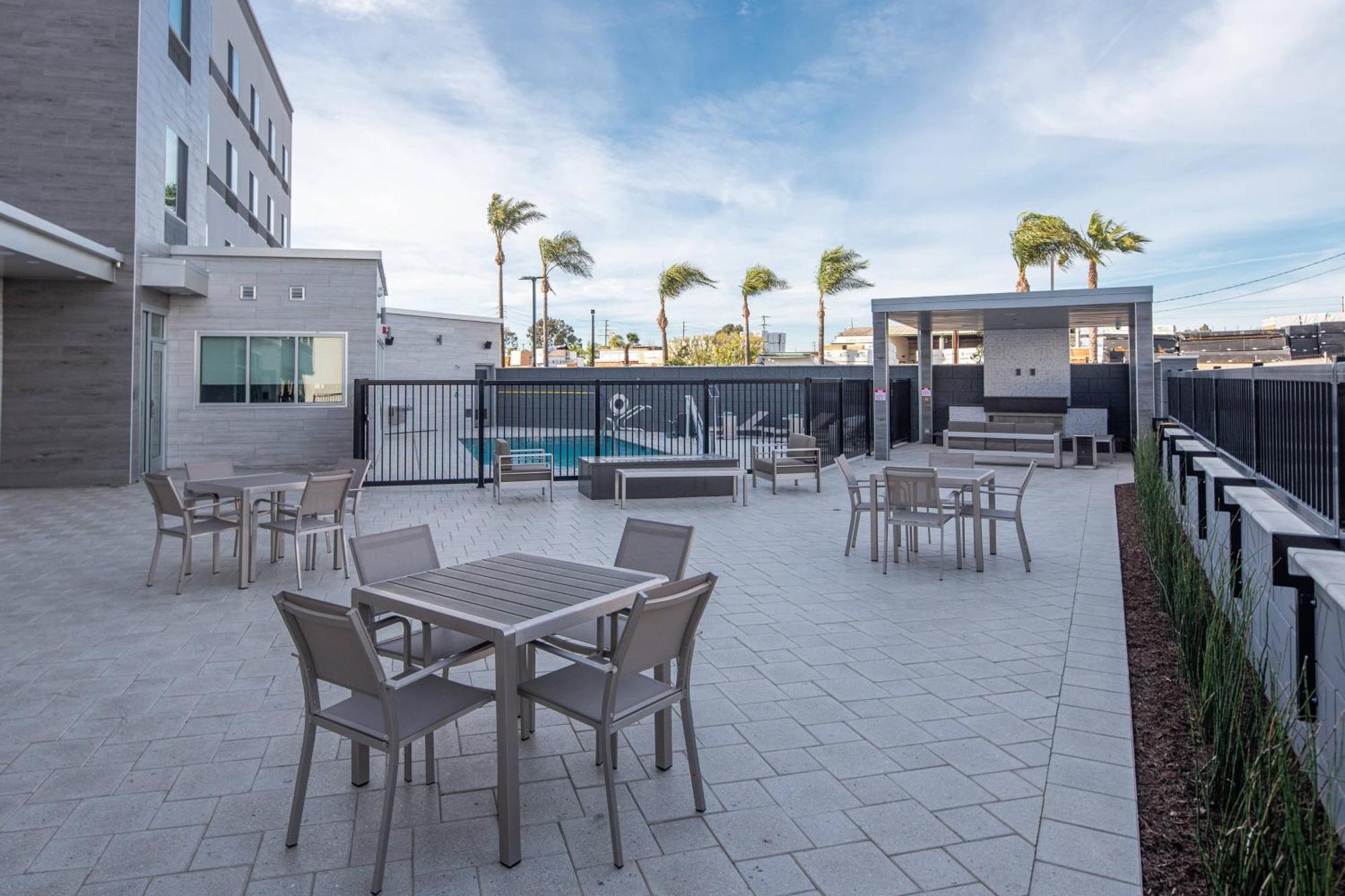 Fairfield By Marriott & Anaheim Alamitos Hotel 3*