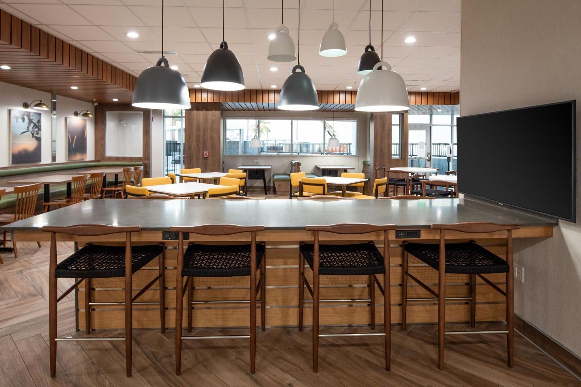 Fairfield By Marriott & Anaheim Alamitos Hotel