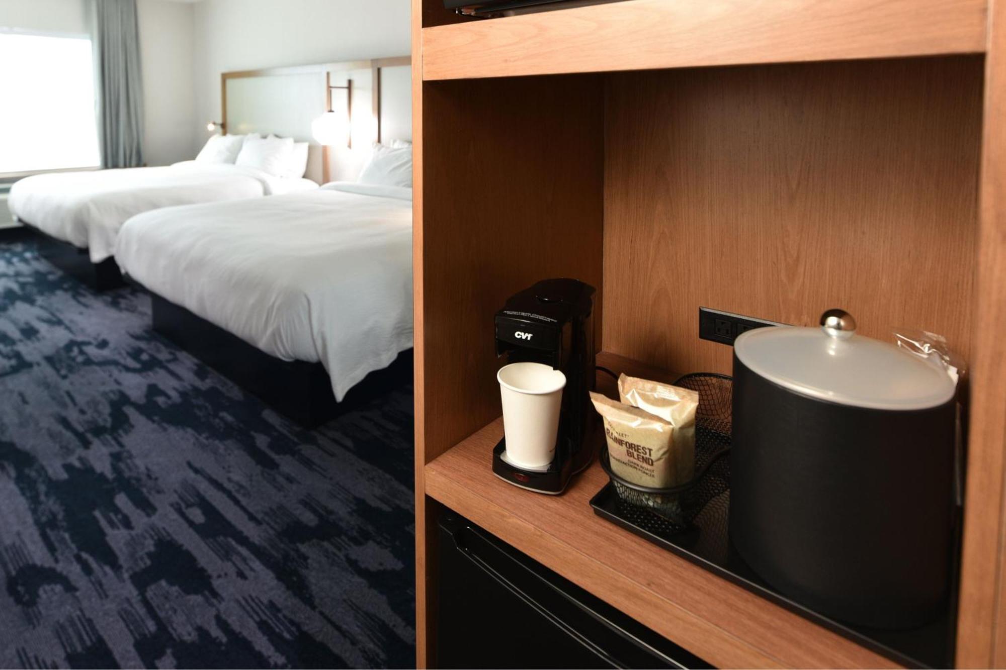 Fairfield By Marriott & Anaheim Alamitos 3*