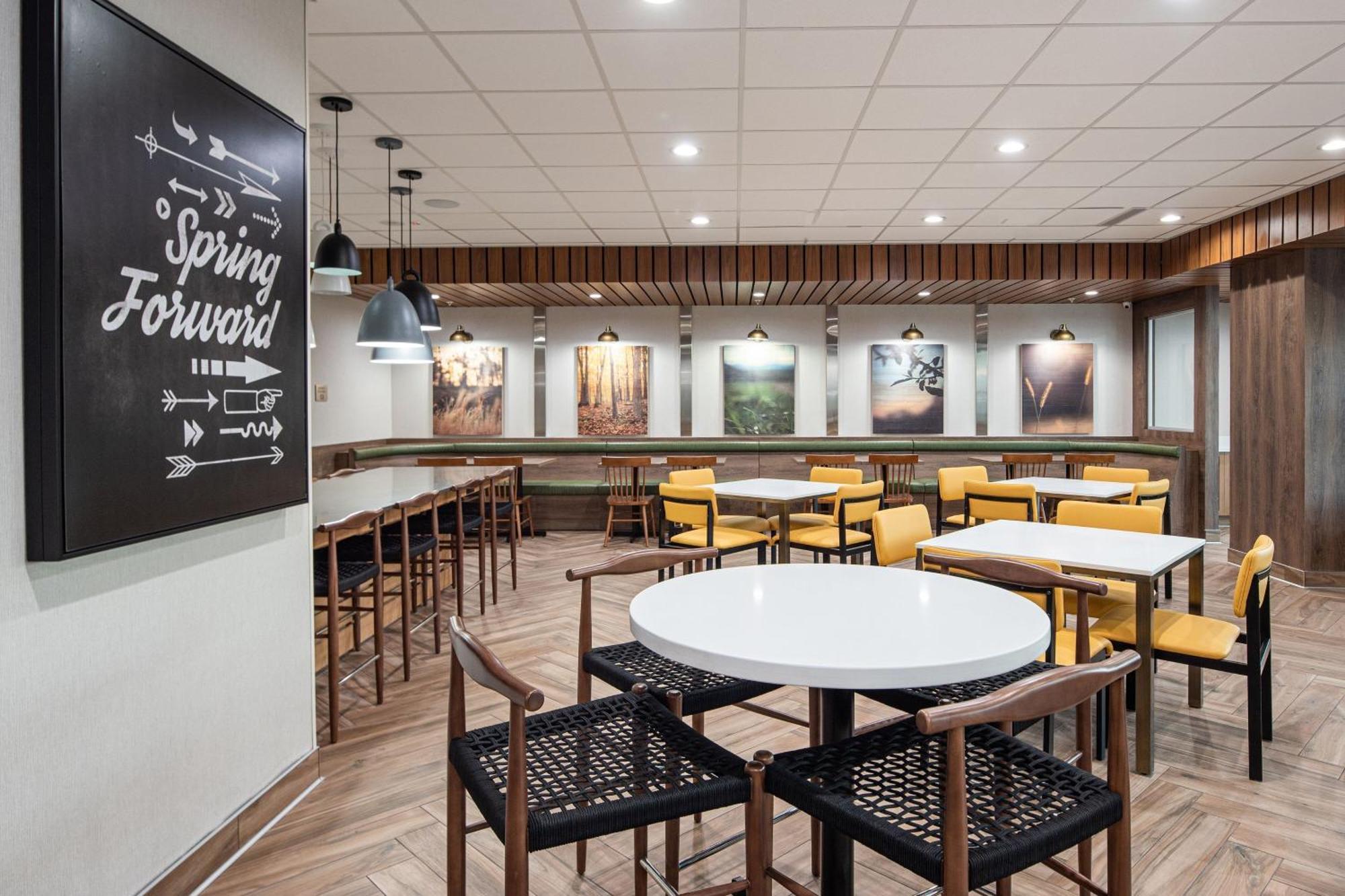 Fairfield By Marriott & Anaheim Alamitos Hotel