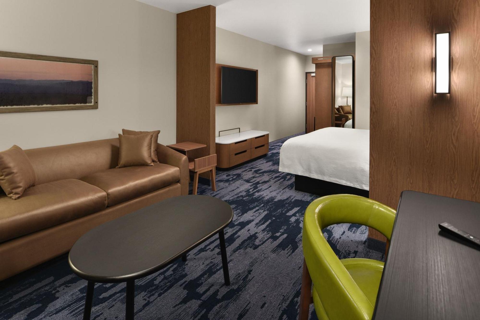 Hotel Fairfield By Marriott & Anaheim Alamitos