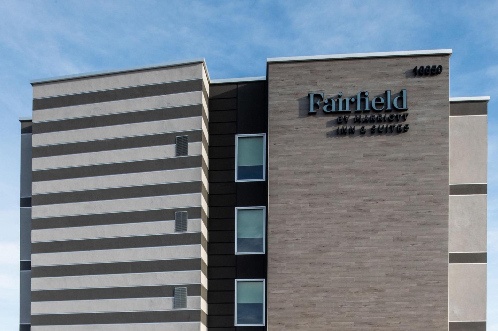 Hotel Fairfield By Marriott & Anaheim Alamitos